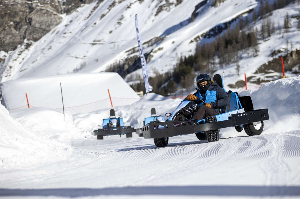 E-Buggy-Rennen auf Schnee