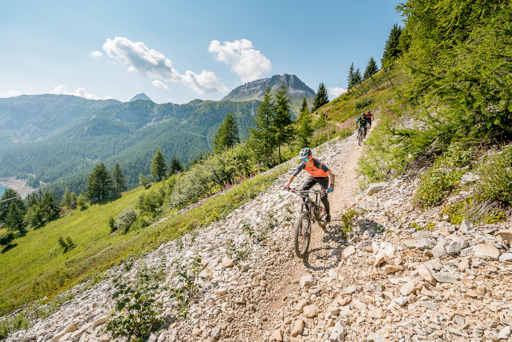 Mountainbiker auf dem Bikepark in Tignes