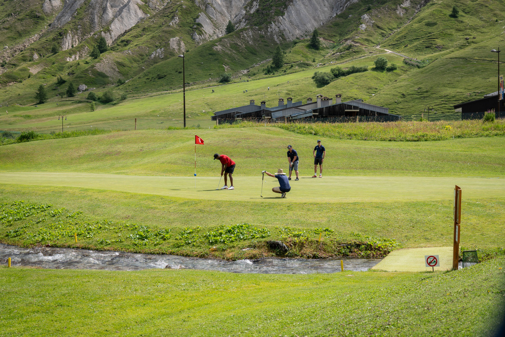 Compétition de golf à Tignes