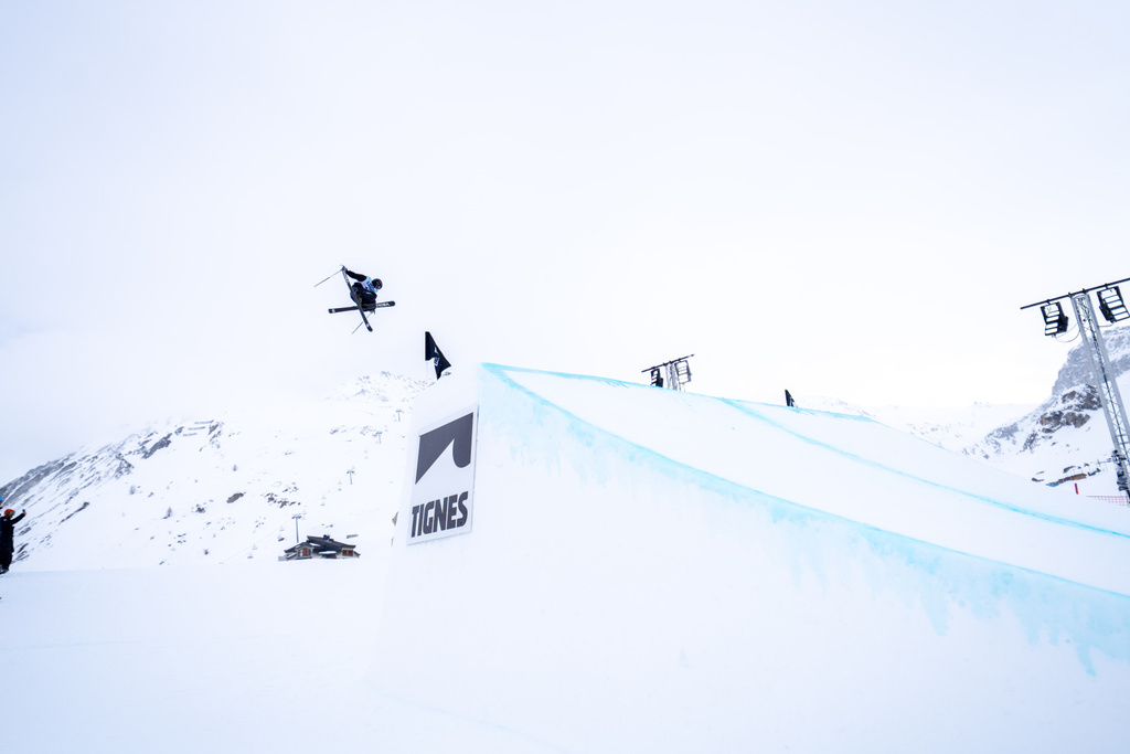 Saut en ski big air à Tignes