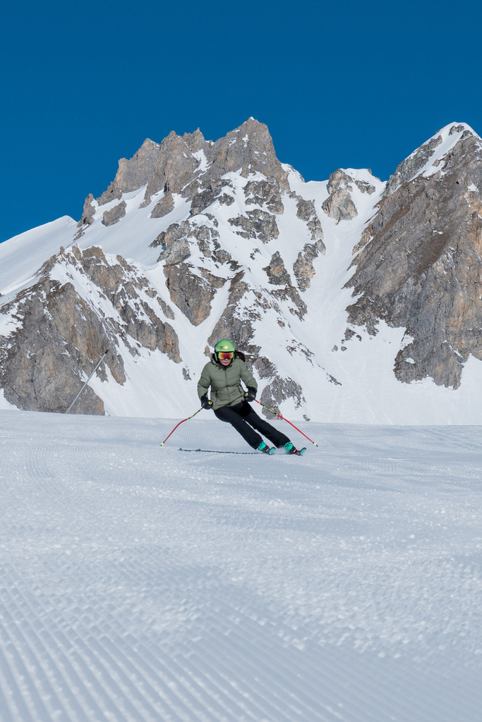Skieuse sur les pistes de Tignes