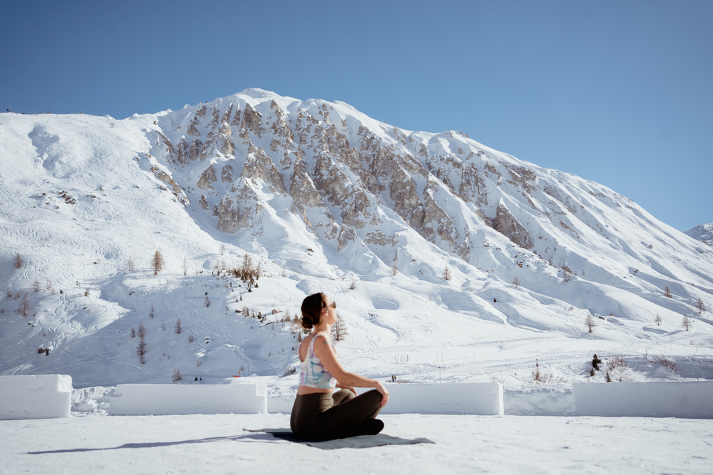 Yoga en hiver à Tignes