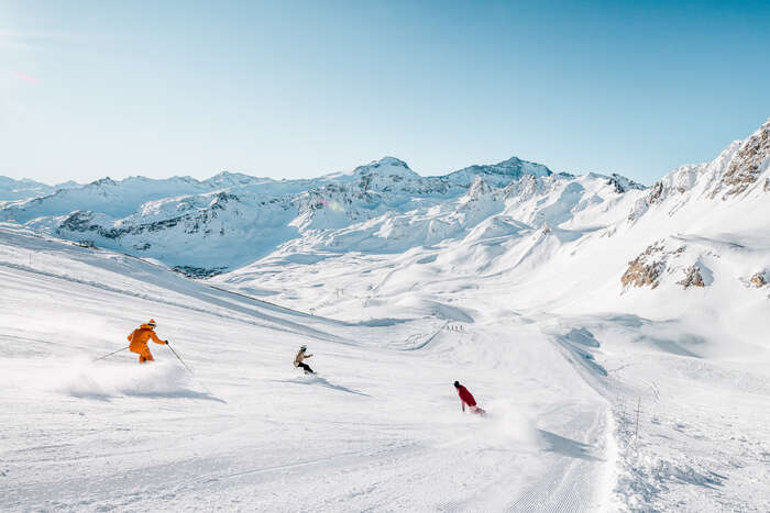 Skieurs sur le domaine skiable de Tignes - Val d'Isère