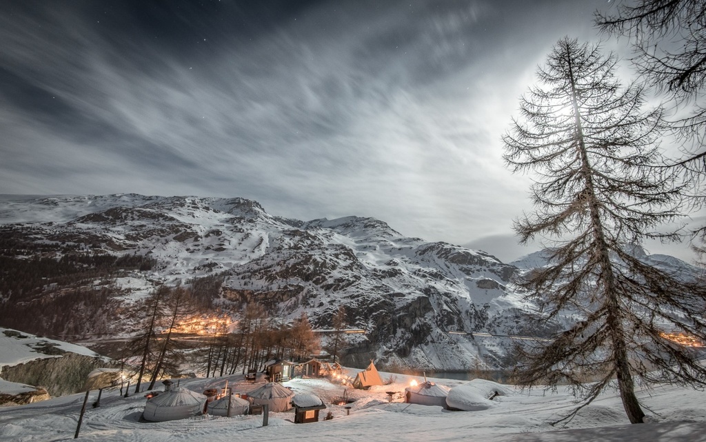 Soirée en yourte dans la neige à Tignes 1800