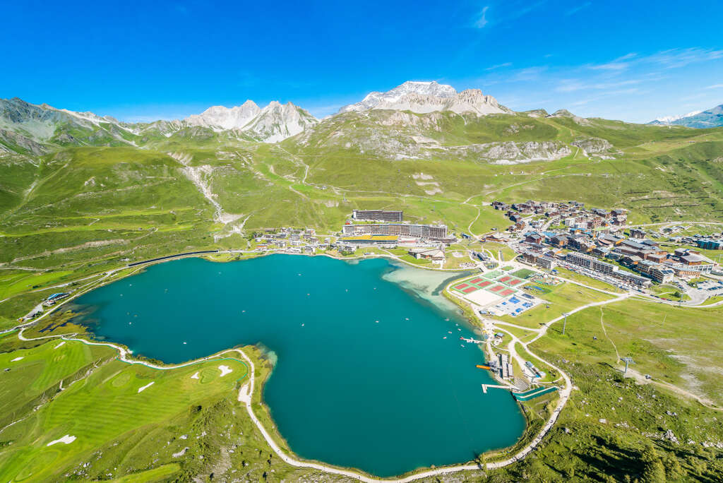 Le lac de Tignes vu du ciel