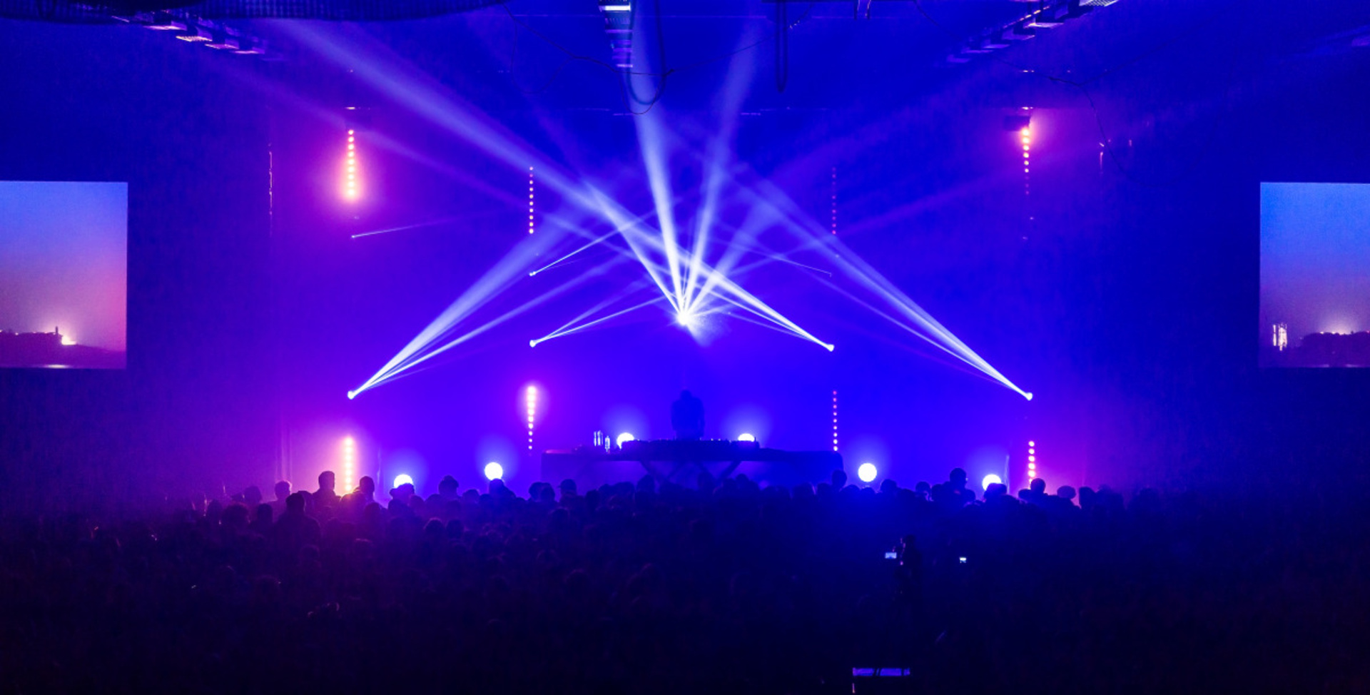 Foule pendant un concert à Tignespace