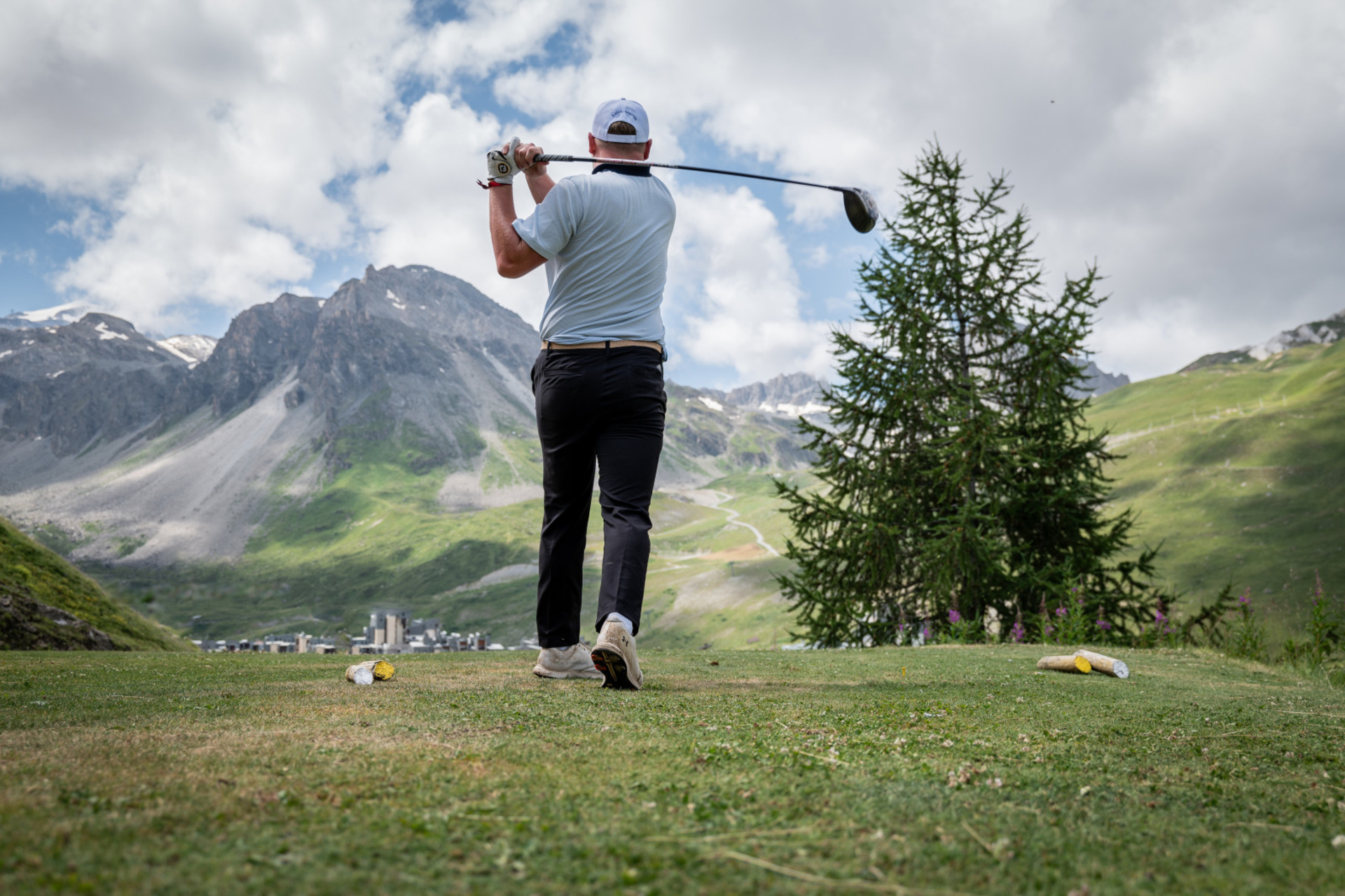 Golfeur sur le golf de Tignes