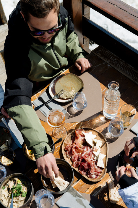 Table au restaurant à Tignes