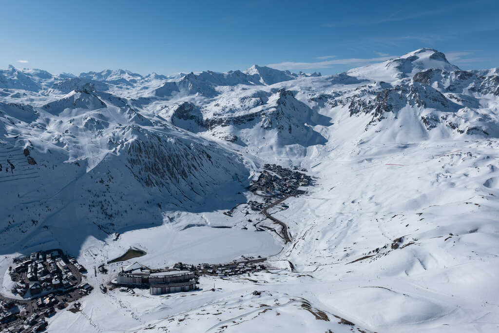 Le lac de Tignes vu du ciel