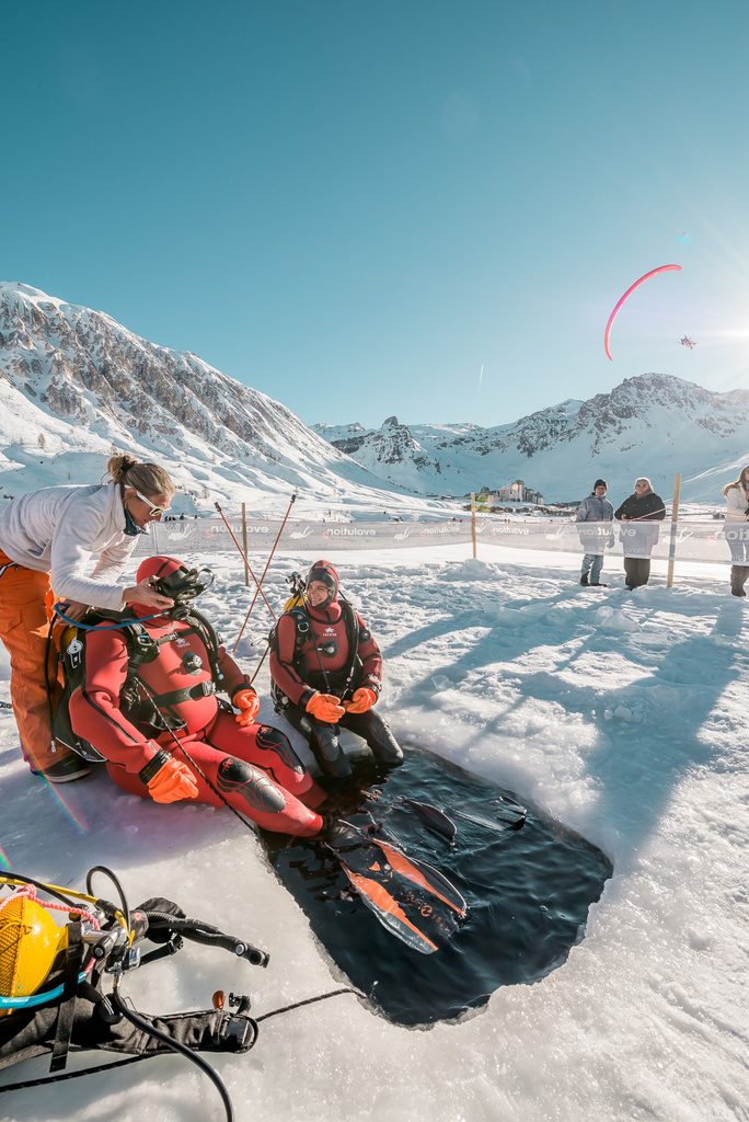 Plongée sous glace à Tignes