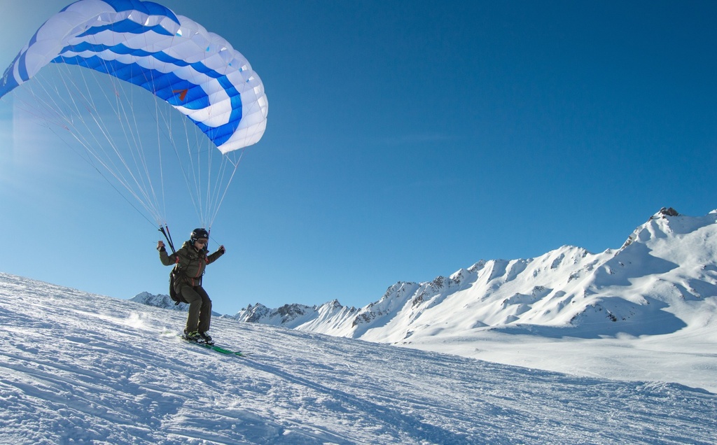 Speedriding sur le domaine skiable de Tignes